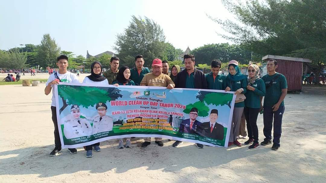 DLH Gelar Aksi Pungut Sampah Bersama dalam rangka World Clean Up Day (WCD)