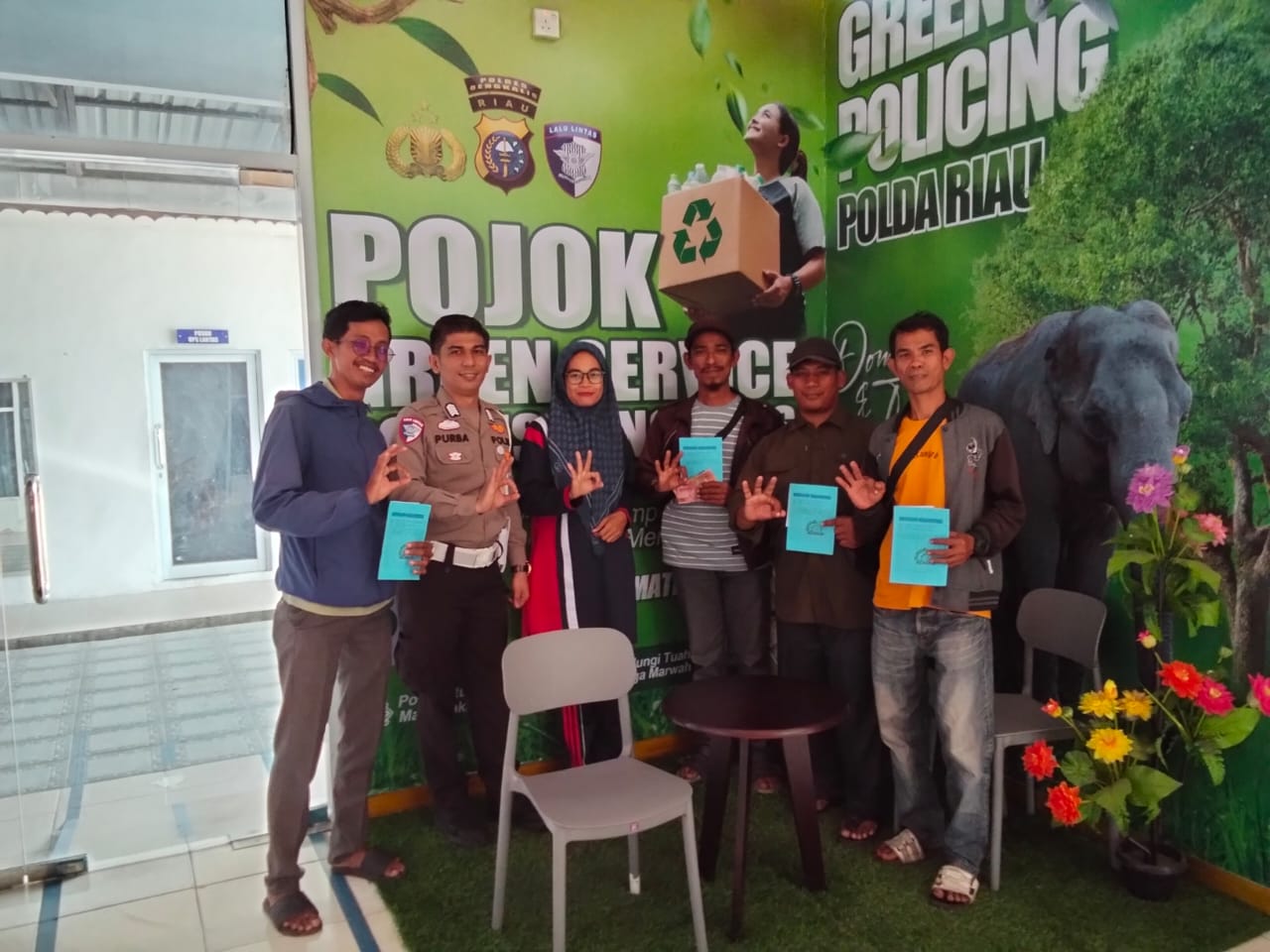 Warga Bengkalis Kini Bisa Bayar Biaya Pembuatan dan Perpanjangan SIM dengan Tabungan Sampah di Bank Sampah