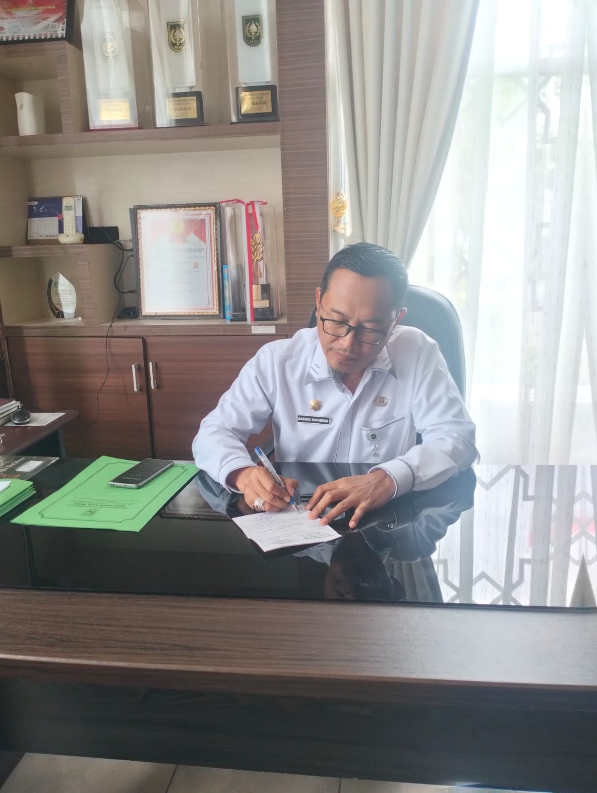 “Tingkatkan PAD” Dinas Lingkungan Hidup Melakukan Pembayaran Retribusi Pelayanan Kebersihan Perumahan/Tempat Tinggal